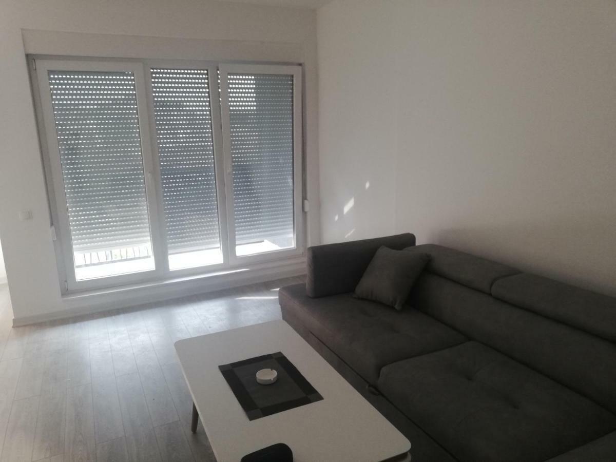 Apartment 3 Pristina Extérieur photo